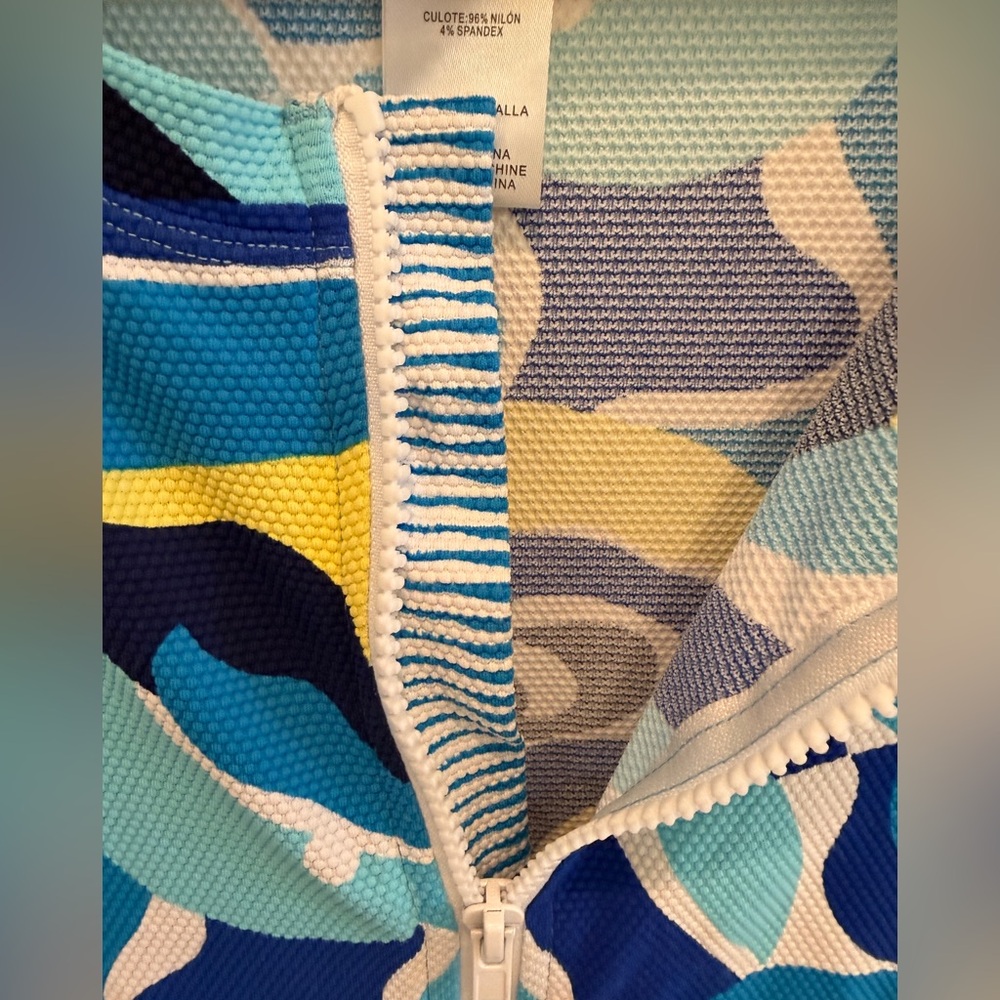 NWOT - Tommy Bahama Rash Guard, Blue Patterned, Large. - Picture 7 of 11